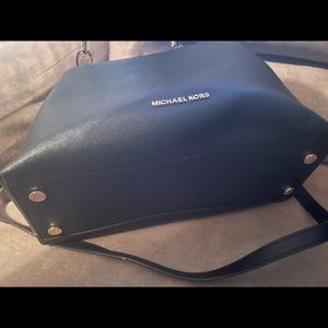 Authentic Michael Kors Cynthia Purse in Black.